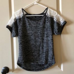 Lace shoulder short sleeved top